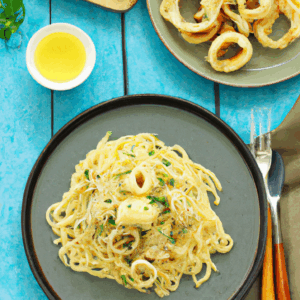 enetian-alamari-ith-picy-auce-nd-gg-ettuccine.png