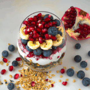 egan-omegranate-lueberry-nd-anana-arfait-ith-emp-eeds.png