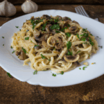 linguine-with-mushroom-and-garlic-sauce.png