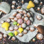 ribnye-ryaniki-ushroom-haped-ingerbread.png