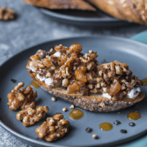 ourmet-nbound-ruschetta-ith-hite-eans-nd-alnuts.png