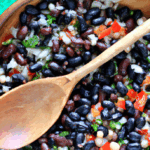 eijo-om-egumes-oentro-eans-ith-egetables-nd-ilantro.png