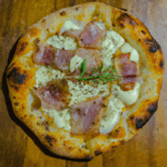 pizza-bianca-with-rosemary-and-garlic.png